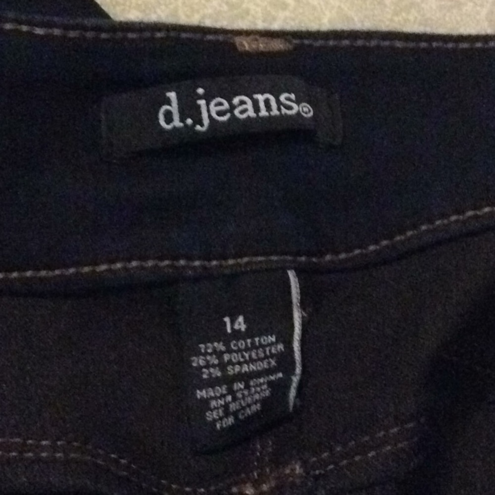 2 PAIRS /  D JEANS DK DENIM STRECH SHORTS, 14 - Picture 3 of 3